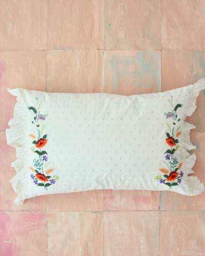 Pillow case with lace and embroidery_gold dot_S22PCGD1